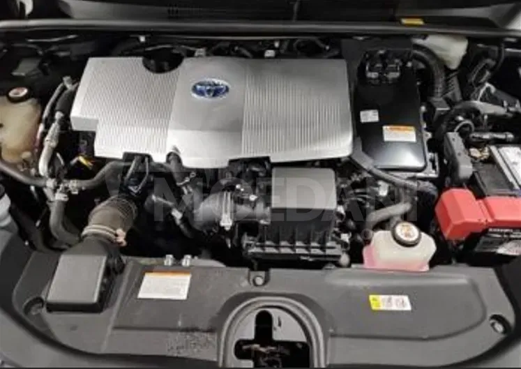 Toyota Prius 1.8L 2017 Тбилиси - изображение 4