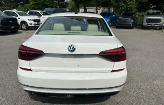 Volkswagen Passat 1.8 2017 თბილისი