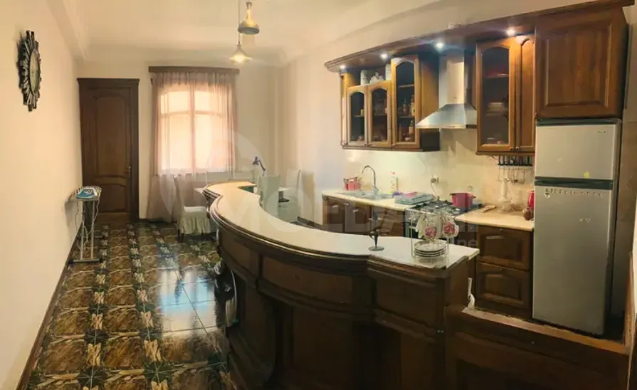 იყიდება 6 ოთახიანი ბინას 200მ² 3/5 სართ თბილისი - photo 4