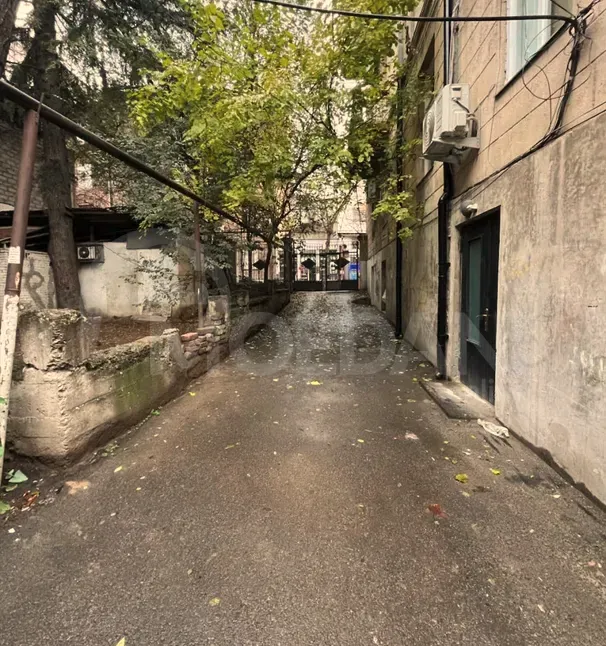 იყიდება 3 ოთახიანი ბინას 140მ² 3/3 სართ თბილისი - photo 11