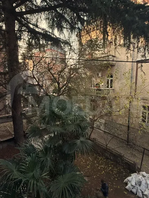 იყიდება 3 ოთახიანი ბინას 140მ² 3/3 სართ თბილისი - photo 9