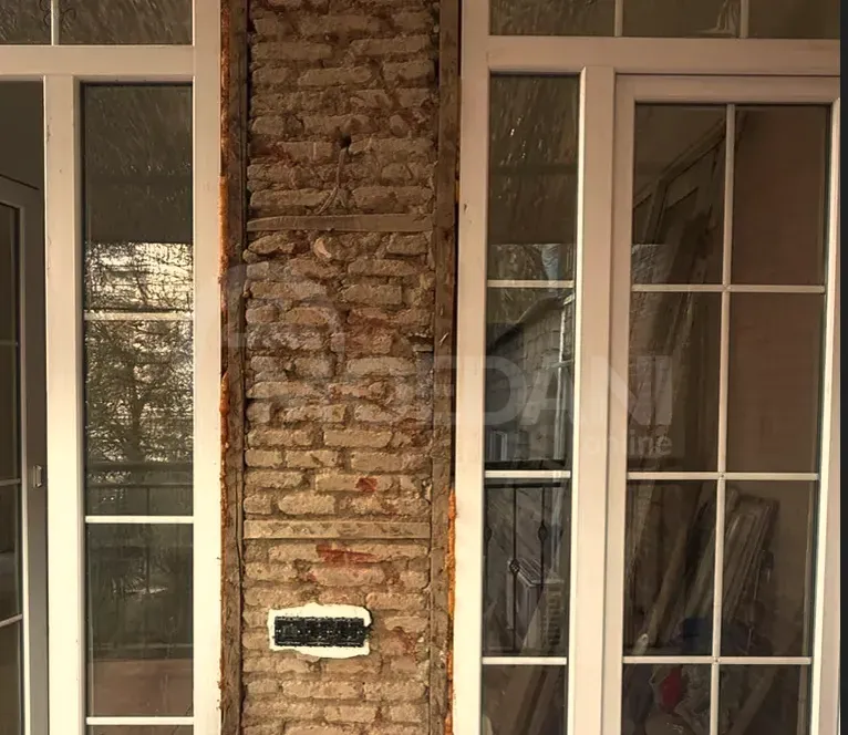 იყიდება 3 ოთახიანი ბინას 140მ² 3/3 სართ თბილისი - photo 1