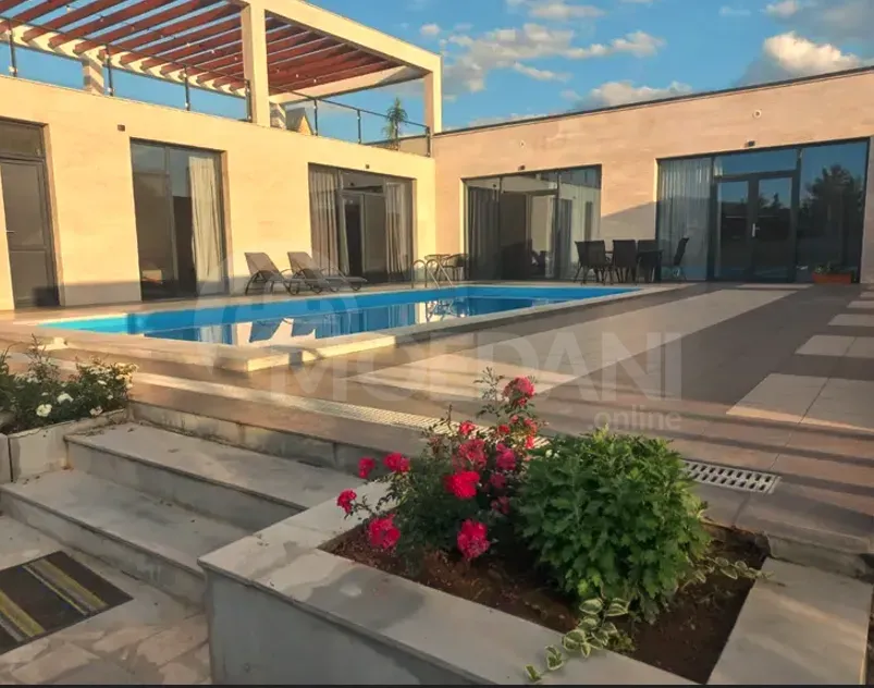 Продам 5-комн. квартиру 360м² 1/1 эт. Мцхета - изображение 1