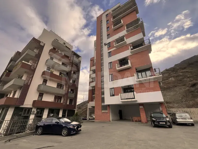 იყიდება 2 ოთახიანი ბინას 84.5მ² 8/10 სართ თბილისი - photo 1