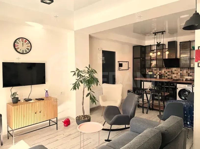 ქირავდება 3 ოთახიანი ბინა 85მ² 5/10 სართ თბილისი - photo 1