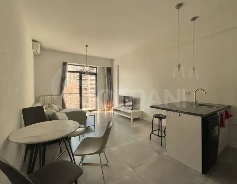 ქირავდება 3 ოთახიანი ბინა 88მ² 10/23 სართ თბილისი - photo 1