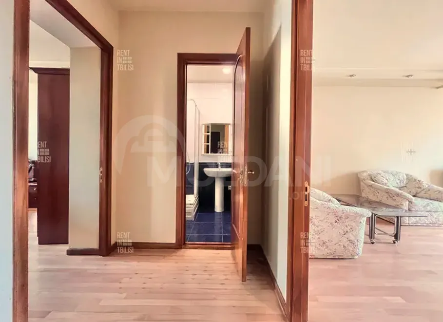 ქირავდება 2 ოთახიანი ბინა 80მ² 8/9 სართ თბილისი - photo 3