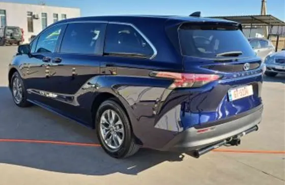 Toyota Sienna 2021 Тбилиси