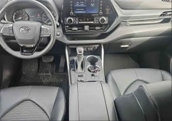 Toyota Highlander 2021 თბილისი