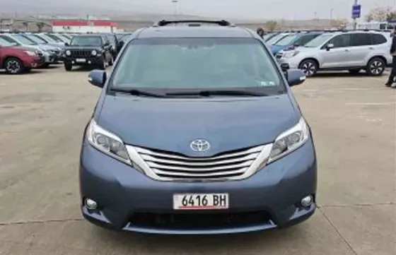 Toyota Sienna 2015 Tbilisi