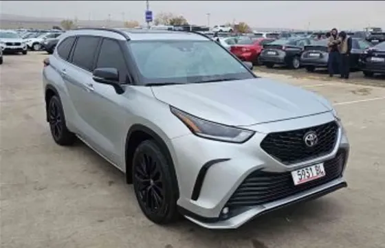 Toyota Highlander 2023 თბილისი