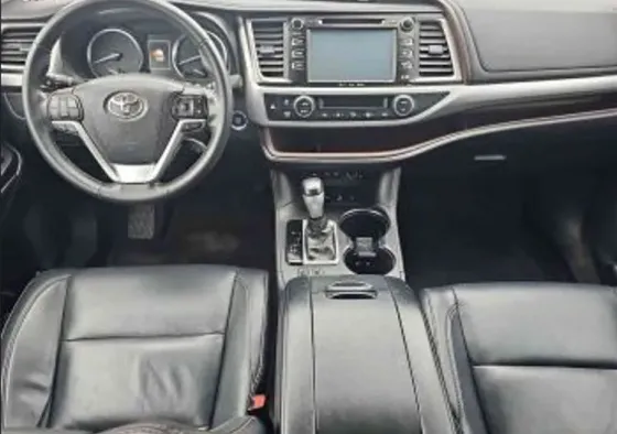 Toyota Highlander 2018 თბილისი