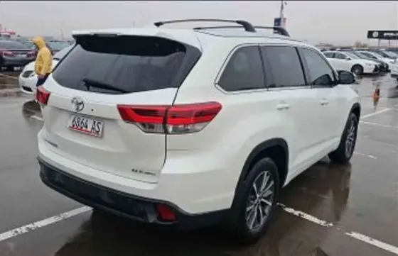 Toyota Highlander 2018 თბილისი