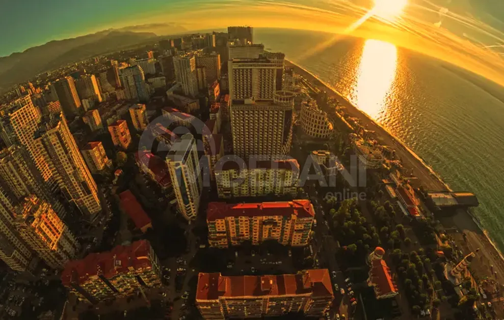 Продам 1-комн. квартиру 30м² 47/55 эт. Батуми - изображение 1