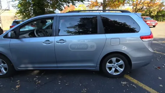 Toyota Sienna 2014 თბილისი