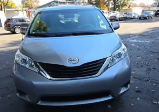 Toyota Sienna 2014 თბილისი