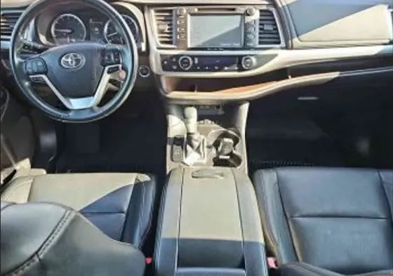 Toyota Highlander 2017 თბილისი