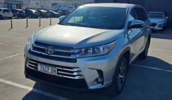 Toyota Highlander 2019 Тбилиси