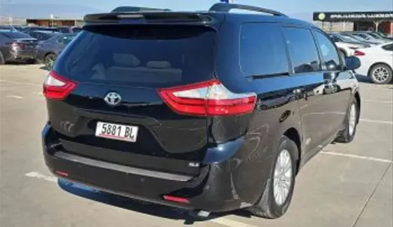 Toyota Sienna 2015 Тбилиси