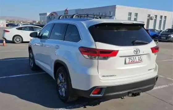 Toyota Highlander 2018 Тбилиси