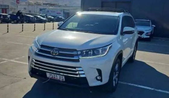 Toyota Highlander 2018 Тбилиси