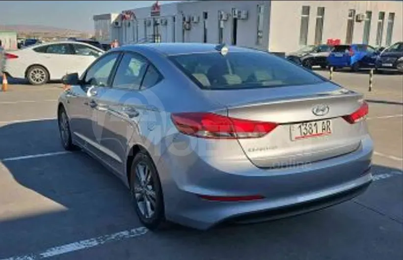 Hyundai Elantra 2017 Tbilisi - photo 5