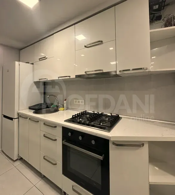 Сдам 2-комн. квартиру 48м² 3/6 эт. Батуми - изображение 5