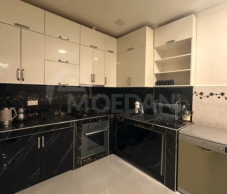 ქირავდება 3 ოთახიანი ბინა 3მ² 5/14 სართ ბათუმი - photo 3