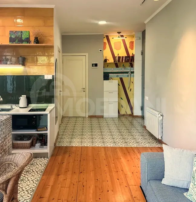 Сдам 2-комн. квартиру на сутки в Тбилиси  65м² 5/5 эт. Тбилиси - изображение 2