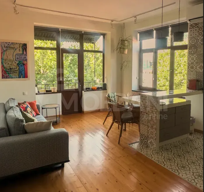 Сдам 2-комн. квартиру на сутки в Тбилиси  65м² 5/5 эт. Тбилиси - изображение 1