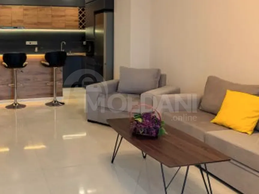 Сдам 2-комн. квартиру на сутки в Тбилиси  60м² 5/22 эт. Тбилиси - изображение 2