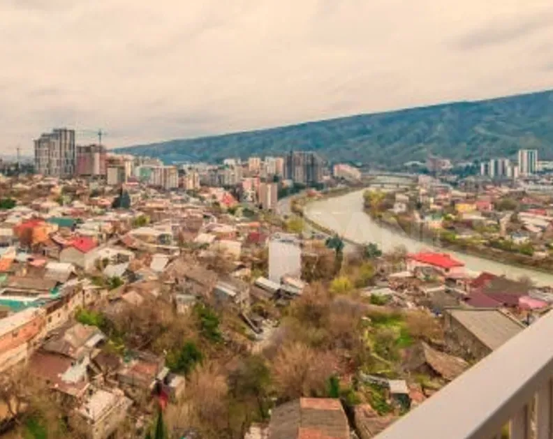 Сдам 2-комн. квартиру на сутки в Тбилиси  60м² 10/14 эт. Тбилиси - изображение 3