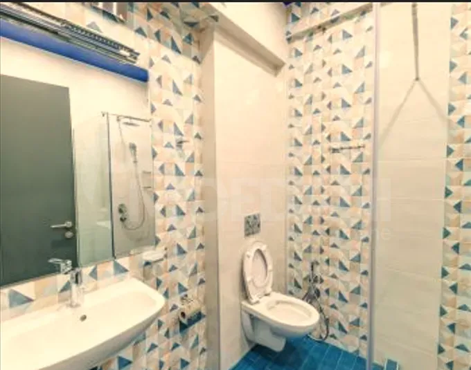 Сдам 2-комн. квартиру на сутки в Тбилиси  60м² 10/14 эт. Тбилиси - изображение 2