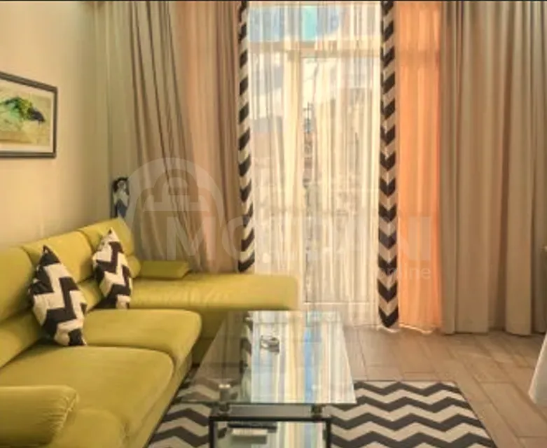 Сдам 2-комн. квартиру на сутки в Тбилиси  55м² 10/14 эт. Тбилиси - изображение 2