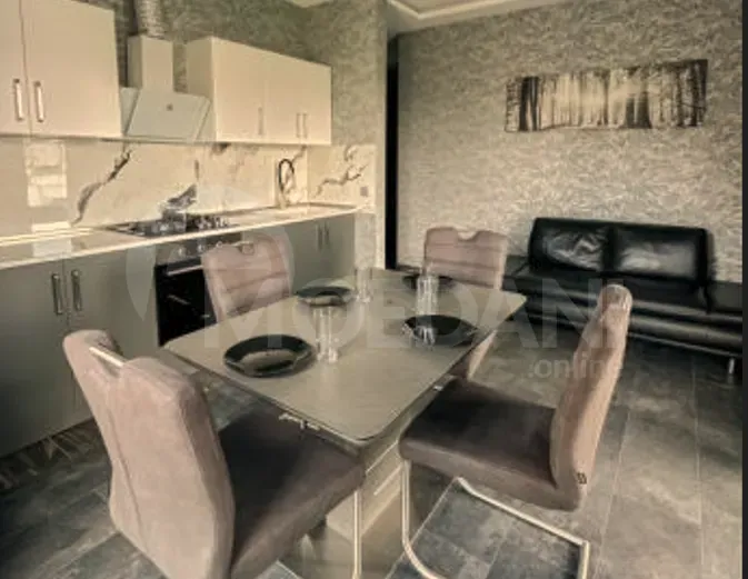 Сдам 3-комн. квартиру на сутки в Тбилиси  75м² 5/22 эт. Тбилиси - изображение 2