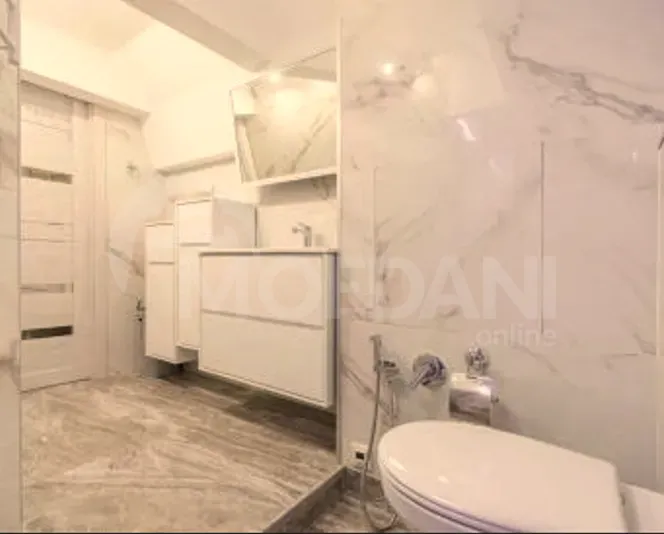 Сдам 2-комн. квартиру на сутки в Тбилиси  65м² 6/22 эт. Тбилиси - изображение 2