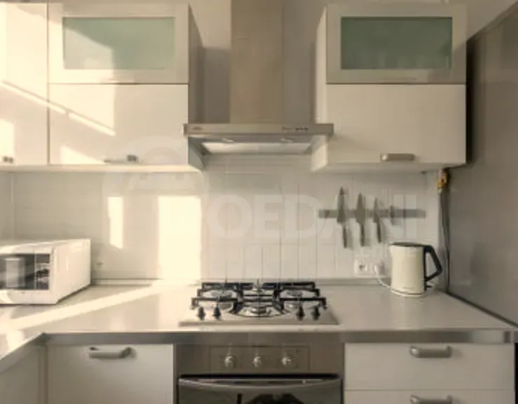 Сдам 2-комн. квартиру на сутки в Тбилиси  65м² 6/22 эт. Тбилиси - изображение 5