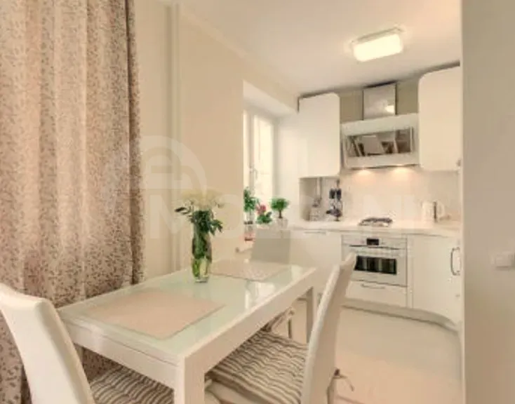 Сдам 2-комн. квартиру на сутки в Тбилиси  65м² 6/18 эт. Тбилиси - изображение 2