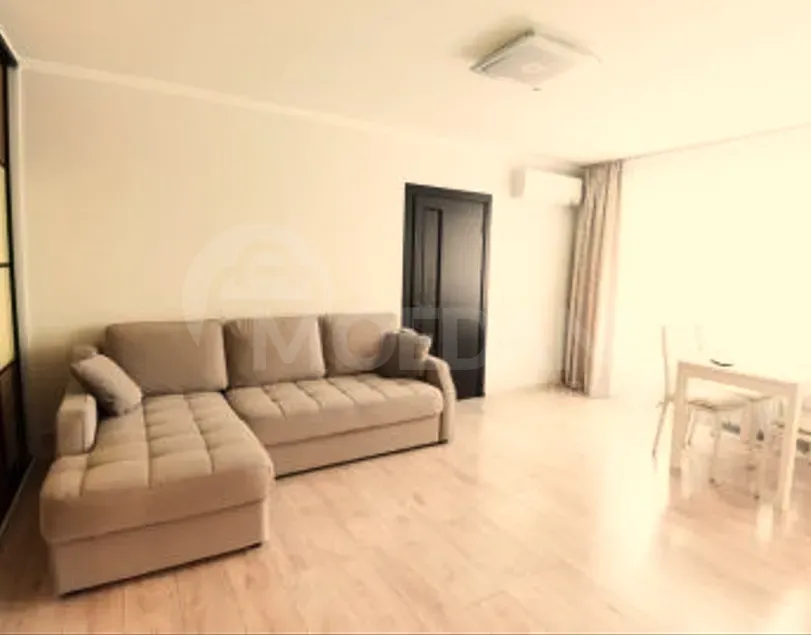 Сдам 2-комн. квартиру на сутки в Тбилиси  65м² 6/18 эт. Тбилиси - изображение 5