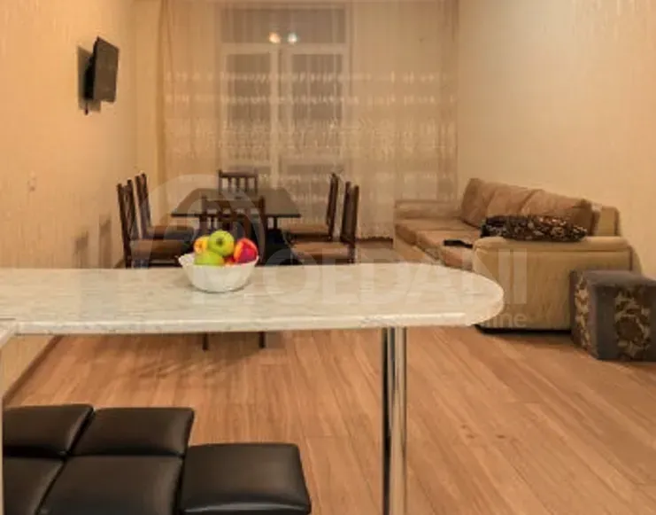 ქირავდება 3 ოთახიანი ბინა დღიურად თბილისში  80მ² 4/12 სართ თბილისი - photo 1