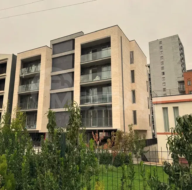 იყიდება 3 ოთახიანი ბინას 73.9მ² 4/5 სართ თბილისი - photo 1