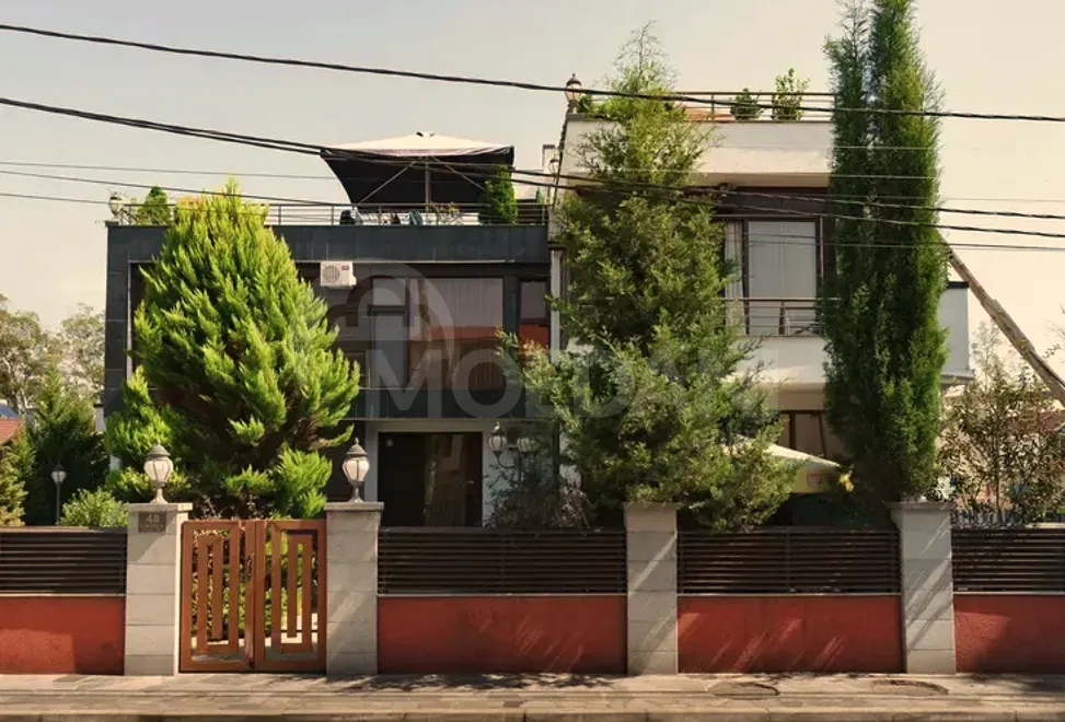 იყიდება 6 ოთახიანი ბინას 244მ² 2/2 სართ ოზურგეთი - photo 2