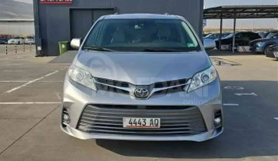 Toyota Sienna 3.5L 2018 Tbilisi - photo 2