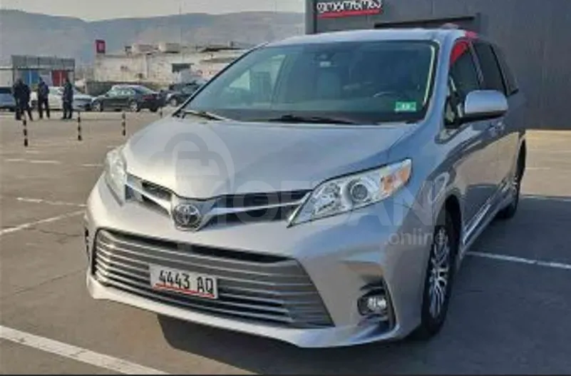 Toyota Sienna 3.5L 2018 Tbilisi - photo 1