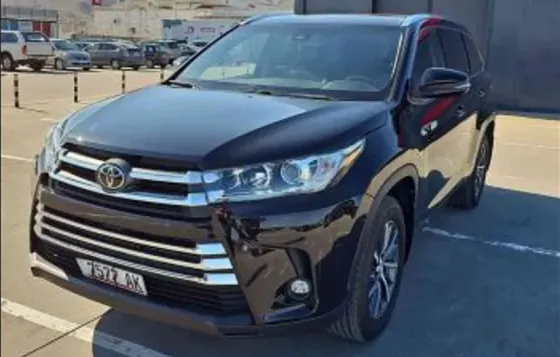 Toyota Highlander 2017 თბილისი