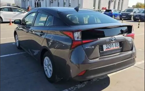 Toyota Prius 2019 თბილისი