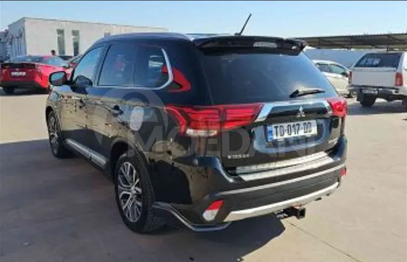 Mitsubishi Outlander 2016 Тбилиси - изображение 3
