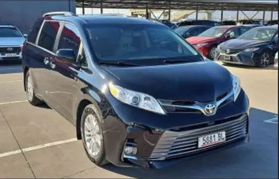 Toyota Sienna 2015 თბილისი