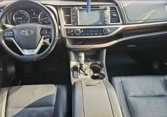 Toyota Highlander 2016 თბილისი