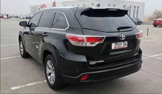 Toyota Highlander 2015 თბილისი